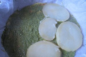 Tort aperitiv cu clatite si pesto