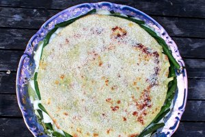 Tort aperitiv cu clatite si pesto