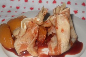 Clatite cu piersici