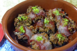 Ciuperci umplute cu carne de pui