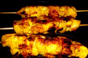 Frigarui de pui cu sos satay