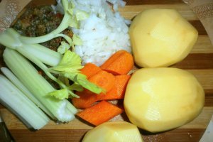 Ciorba de porc cu cartofi acrita cu zeama de varza