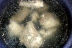 Ciorba de porc cu cartofi acrita cu zeama de varza