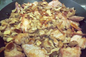 Escalop de porc cu ciuperci de padure