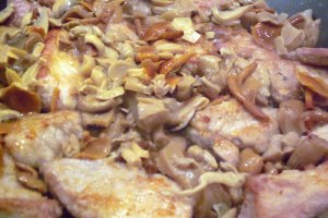 Escalop de porc cu ciuperci de padure