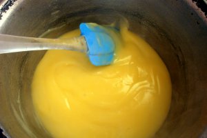 Tarta cu crema de vanilie si pepene galben
