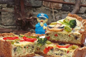 Tarta cu blat de sticksuri Justitiarul Godina