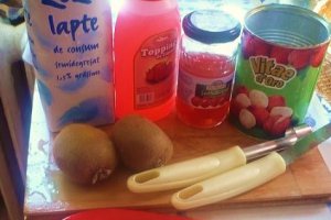 Iepuras roz din orez cu fructe