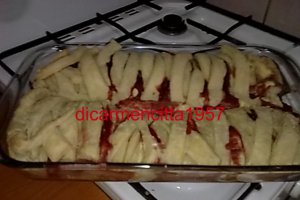 Creme ole cu capsuni in foietaj.
