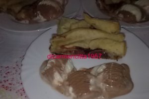 Creme ole cu capsuni in foietaj.