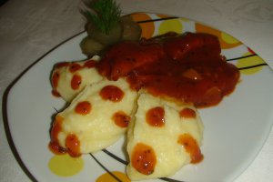 Snitele de pui cu sos rosu