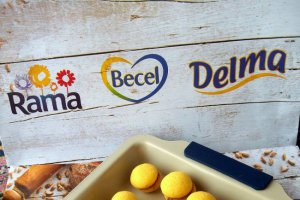 Piersici cu crema de ciocolata si nuci