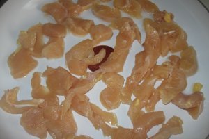 Pizza cu ananas si piept de pui
