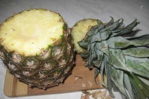 Pizza cu ananas si piept de pui
