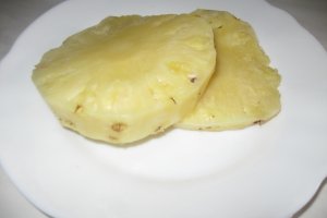 Pizza cu ananas si piept de pui