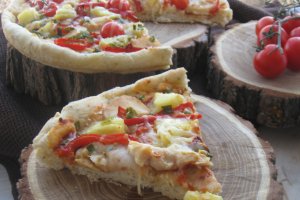 Pizza cu ananas si piept de pui