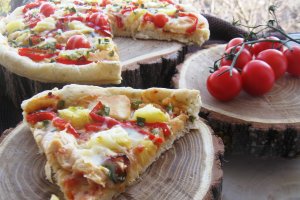 Pizza cu ananas si piept de pui
