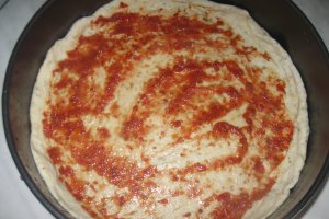 Pizza cu ananas si piept de pui