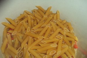 Penne Rigate cu hrisca si carnati afumati