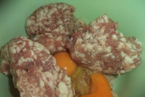 Chiftelute la cuptor in crusta din fulgi de mei