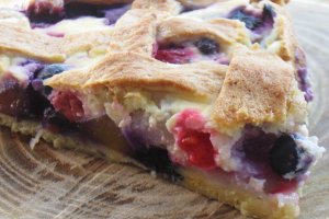 Tarta cu fructe de padure