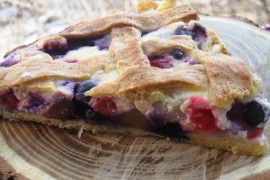 Tarta cu fructe de padure