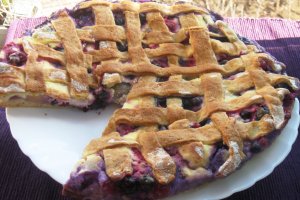 Tarta cu fructe de padure