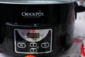 Orez cu lapte de cocos, capsuni si fistic la slow cooker Crock-Pot 4,7 L