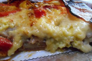 Specialitate cu bacon si carne tocata la cuptor