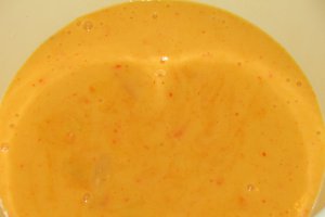 Supa crema de cartofi cu ardei copt si usturoi