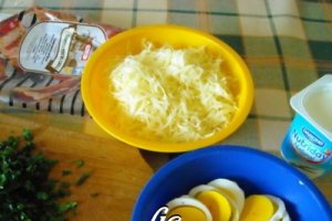 Cartofi cu costita la cuptor