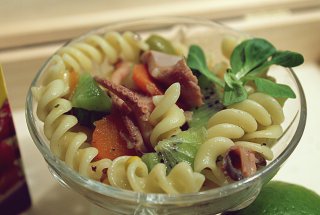Fusilli cu caracatita, legume si kiwi