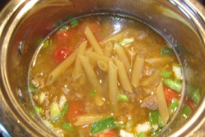 Penne rigate cu carne tocata si branza albastra