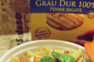Penne rigate cu carne tocata si branza albastra