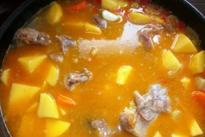 Tocanita de legume cu carne de iepure