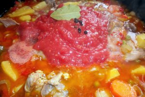 Tocanita de legume cu carne de iepure