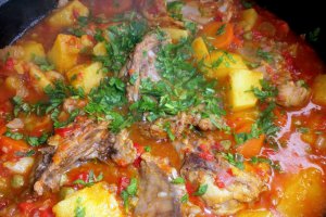 Tocanita de legume cu carne de iepure