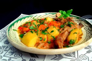 Tocanita de legume cu carne de iepure