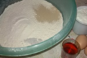 Cornuri pufoase cu gem de gutui