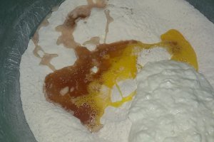 Cornuri pufoase cu gem de gutui