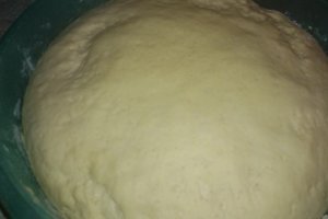 Cornuri pufoase cu gem de gutui