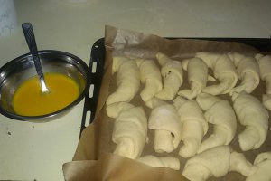 Cornuri pufoase cu gem de gutui