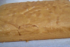 Pandispan cu fructe si crema fina de branza
