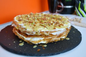 Tortulet din foi de placinta cu crema de fistic
