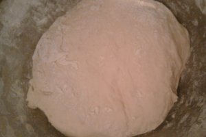 Langosi de post cu dulceata de cirese amare