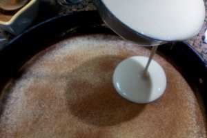 Prajitura in straturi cu scortisoara si nuca