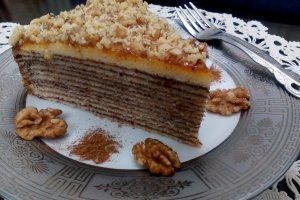 Prajitura in straturi cu scortisoara si nuca