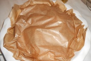 Spata de porc la cuptor, cu usturoi verde