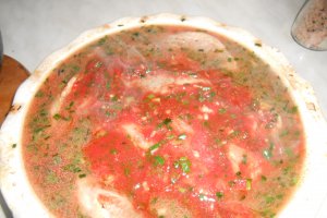 Spata de porc la cuptor, cu usturoi verde