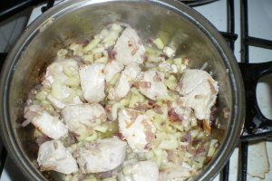 Mancarica de cartofi noi cu carne